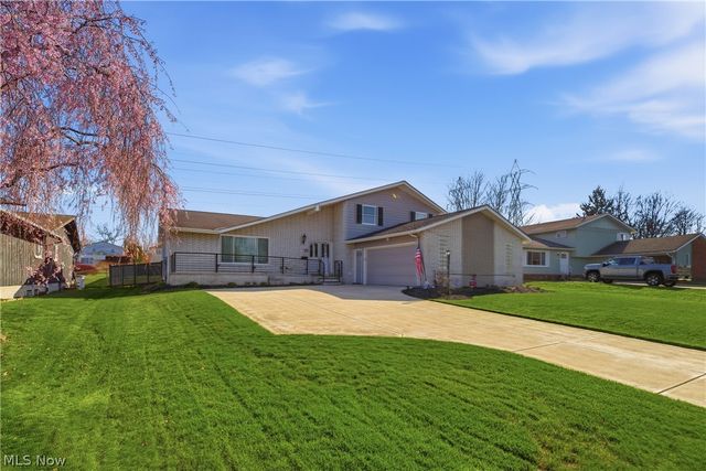 13901 Bennington Boulevard, Middleburg Heights, OH 44130