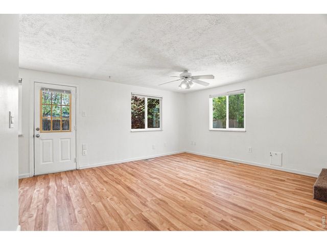 942 Granite Ct, Longmont, CO 80504
