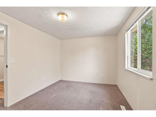 942 Granite Ct, Longmont, CO 80504