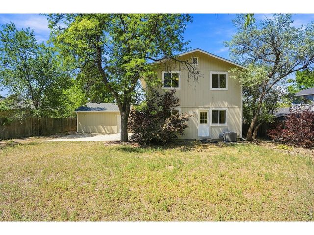 942 Granite Ct, Longmont, CO 80504