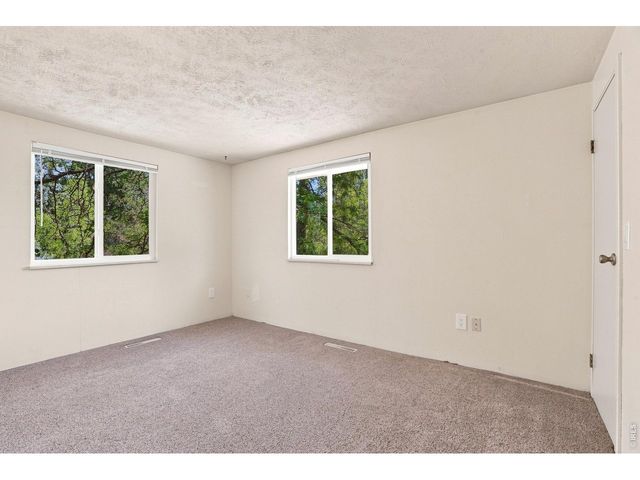 942 Granite Ct, Longmont, CO 80504