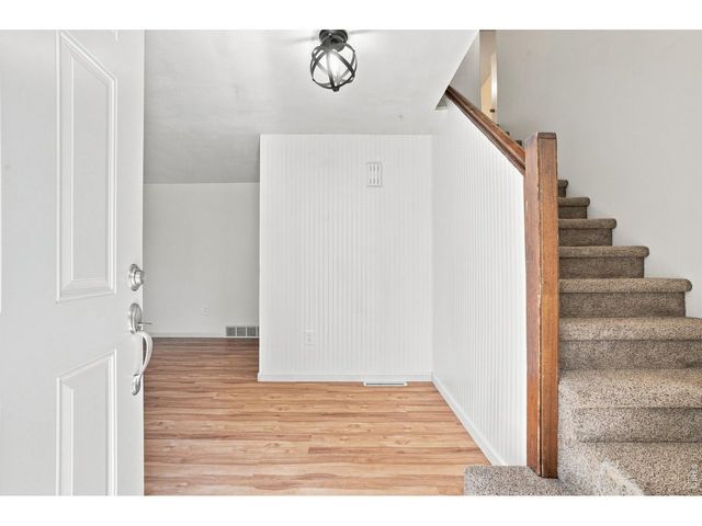 942 Granite Ct, Longmont, CO 80504