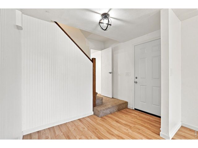 942 Granite Ct, Longmont, CO 80504
