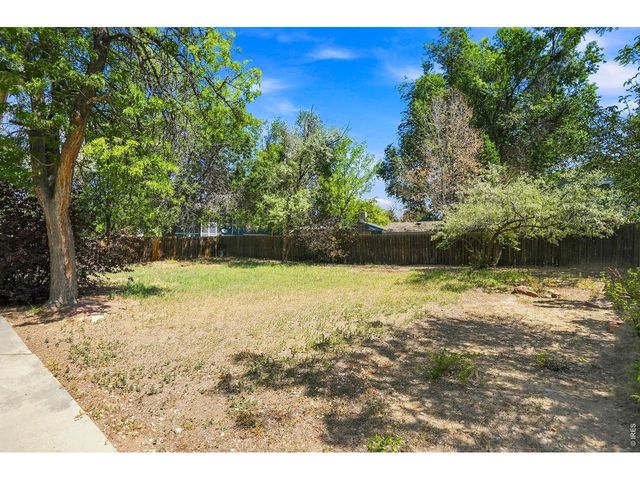 942 Granite Ct, Longmont, CO 80504