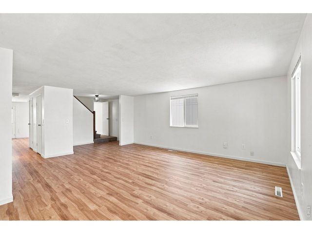 942 Granite Ct, Longmont, CO 80504