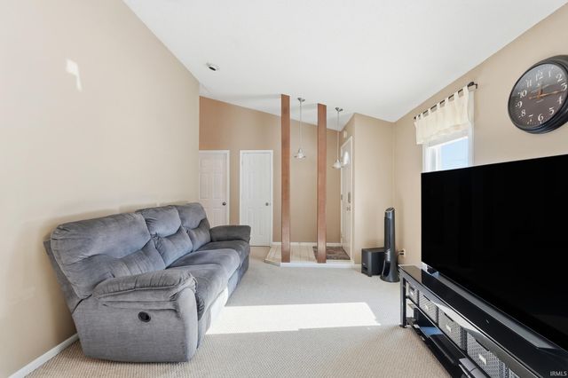 8315 Idaho Drive, Fort Wayne, IN 46815