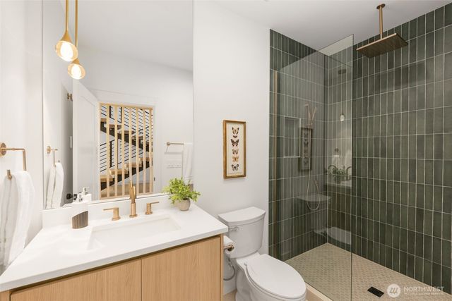 7358 33rd Avenue NE, Seattle, WA 98115