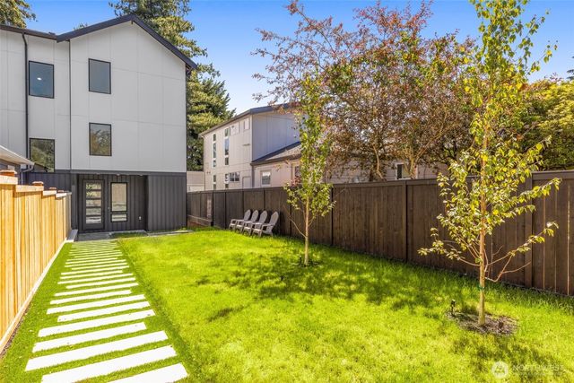 7358 33rd Avenue NE, Seattle, WA 98115