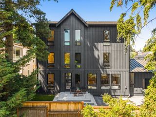 7358 33rd Avenue NE, Seattle, WA 98115