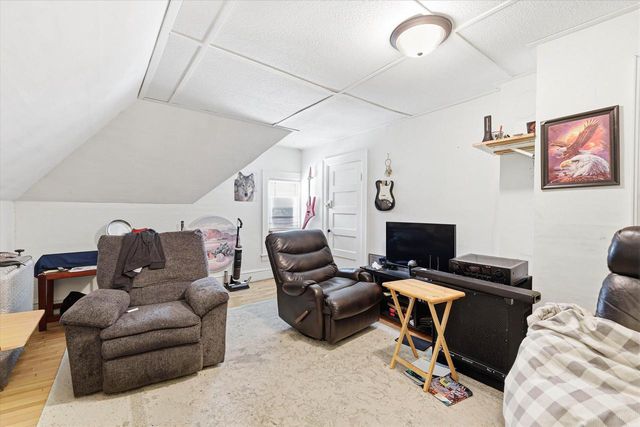 1103 N DIVISION STREET, Appleton, WI 54911