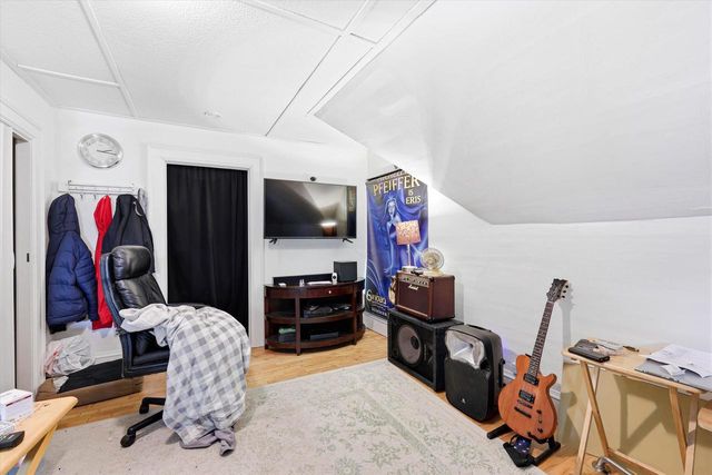 1103 N DIVISION STREET, Appleton, WI 54911