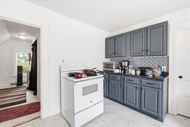 1103 N DIVISION STREET, Appleton, WI 54911