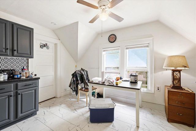 1103 N DIVISION STREET, Appleton, WI 54911