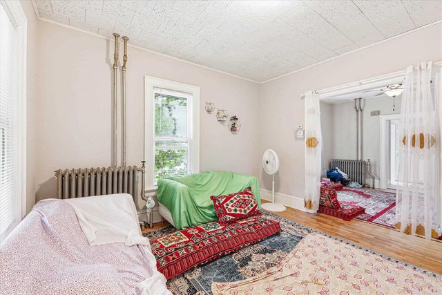 1103 N DIVISION STREET, Appleton, WI 54911