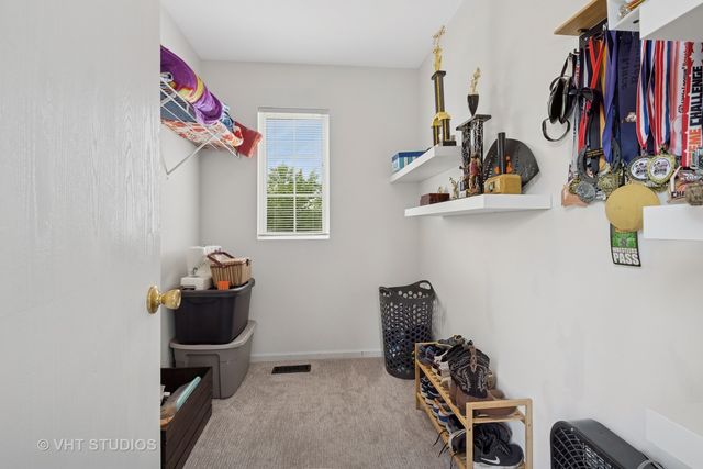 1936 Cobblestone Drive, Carpentersville, IL 60110
