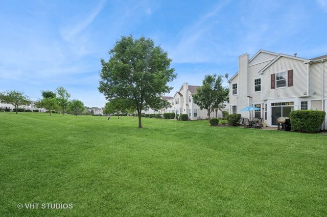 1936 Cobblestone Drive, Carpentersville, IL 60110