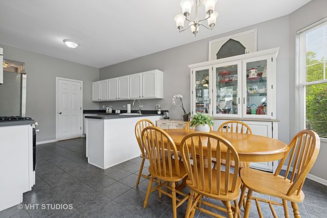 1936 Cobblestone Drive, Carpentersville, IL 60110