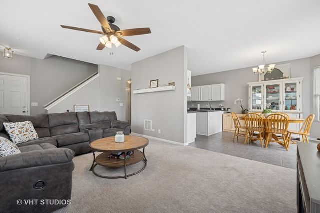 1936 Cobblestone Drive, Carpentersville, IL 60110