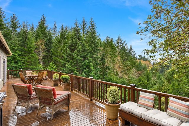 2013 NW Valkyrie Lane, Poulsbo, WA 98370