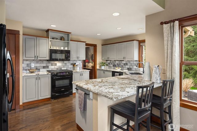 2013 NW Valkyrie Lane, Poulsbo, WA 98370