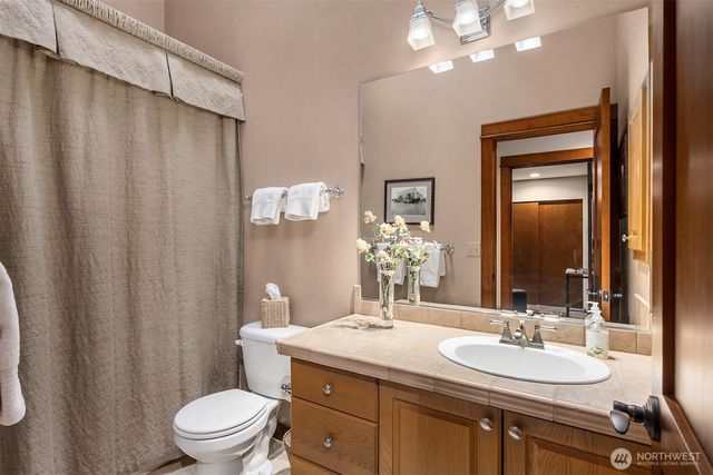 2013 NW Valkyrie Lane, Poulsbo, WA 98370