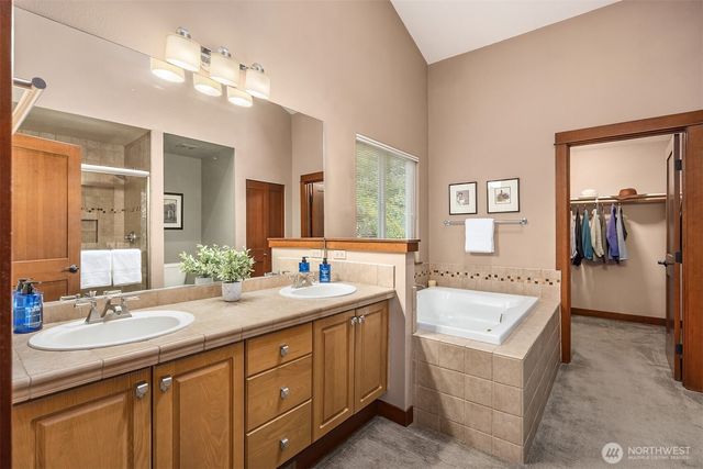 2013 NW Valkyrie Lane, Poulsbo, WA 98370