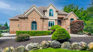 3276 Kern Road, Lake Orion, MI 48360
