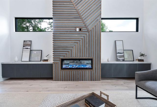 207 W 33rd Street, Houston, TX 77018