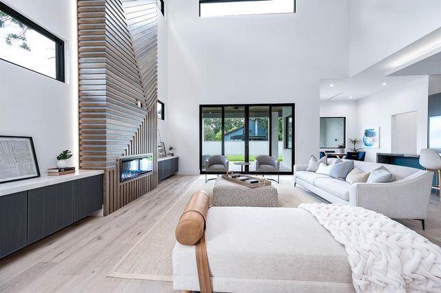 207 W 33rd Street, Houston, TX 77018