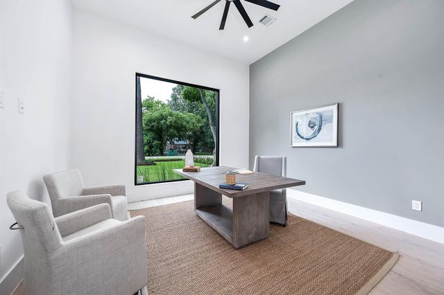 207 W 33rd Street, Houston, TX 77018