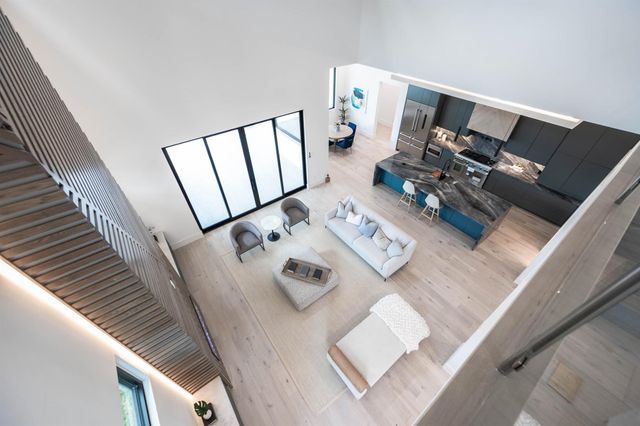 207 W 33rd Street, Houston, TX 77018