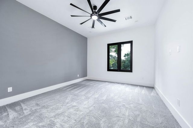 207 W 33rd Street, Houston, TX 77018