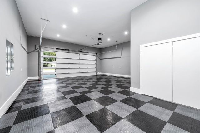 207 W 33rd Street, Houston, TX 77018