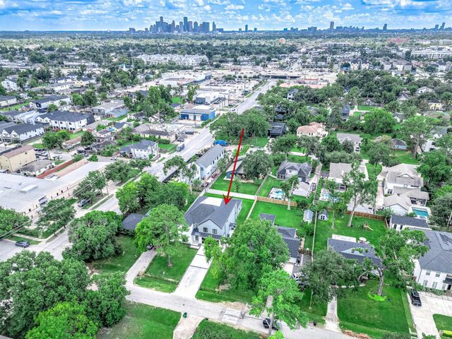 207 W 33rd Street, Houston, TX 77018