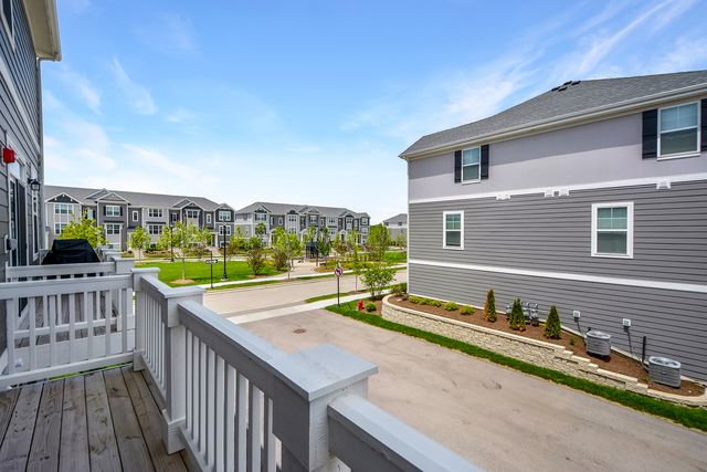 2129 Yellowstone Boulevard, Mundelein, IL 60060