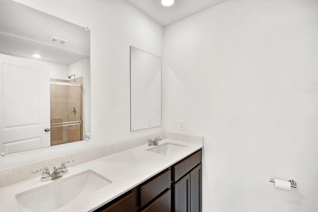 2129 Yellowstone Boulevard, Mundelein, IL 60060
