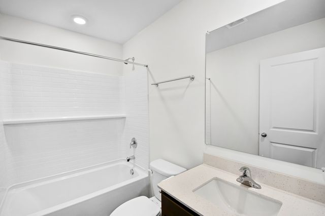2129 Yellowstone Boulevard, Mundelein, IL 60060