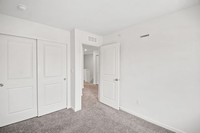 2129 Yellowstone Boulevard, Mundelein, IL 60060