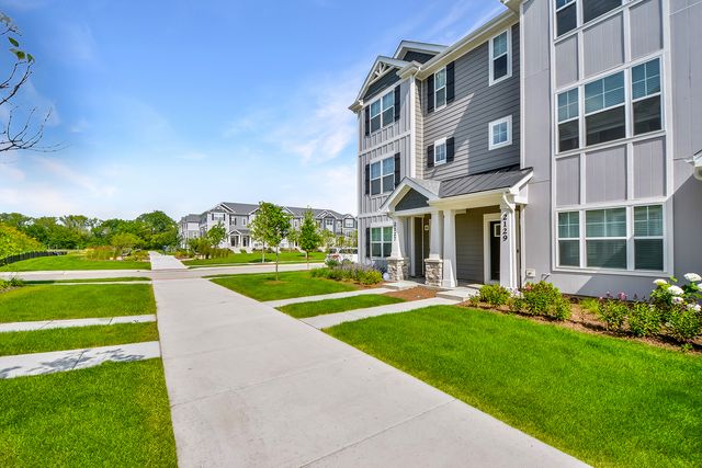 2129 Yellowstone Boulevard, Mundelein, IL 60060
