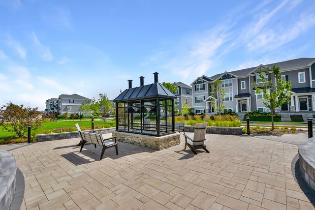 2129 Yellowstone Boulevard, Mundelein, IL 60060