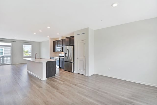 2129 Yellowstone Boulevard, Mundelein, IL 60060