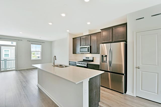 2129 Yellowstone Boulevard, Mundelein, IL 60060
