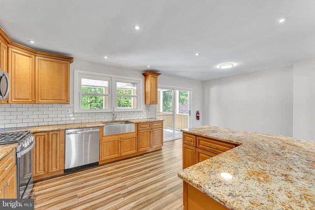 28 SPRING HILL DR, Clementon, NJ 08021