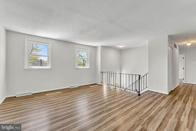 28 SPRING HILL DR, Clementon, NJ 08021