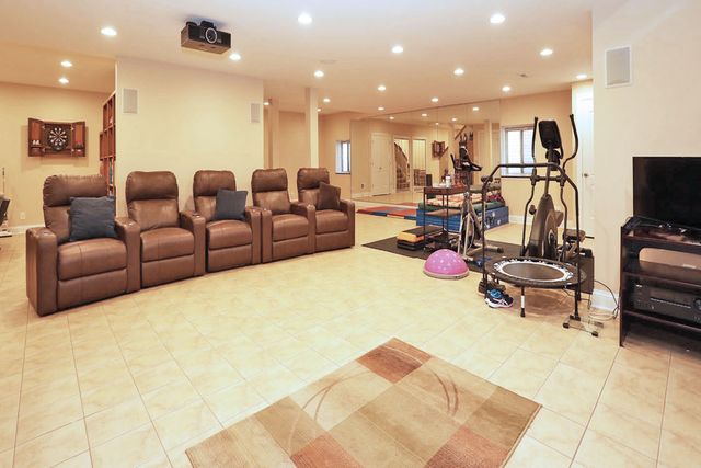 310 Jennifer Lane, Roselle, IL 60172
