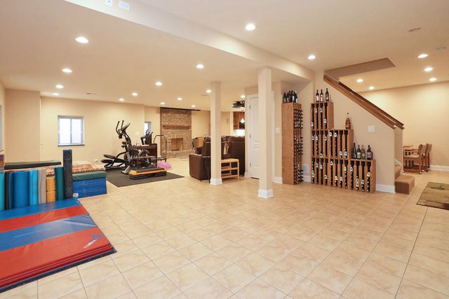 310 Jennifer Lane, Roselle, IL 60172