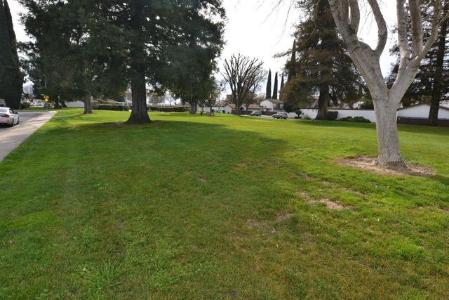 2728 El Pasado Dr, Modesto, CA 95354