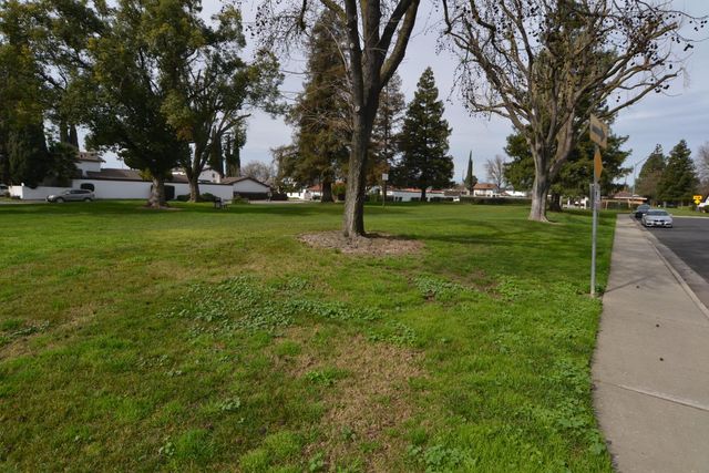 2728 El Pasado Dr, Modesto, CA 95354