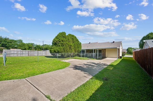 720 Lena Court, Garland, TX 75040