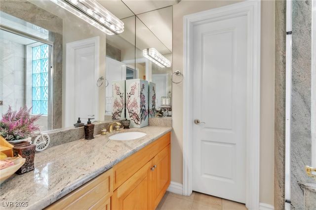 23 Cascade Creek Lane, Las Vegas, NV 89113